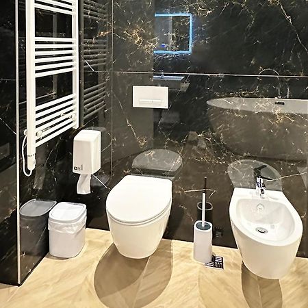 Hotel Delta Premium دراس المظهر الخارجي الصورة