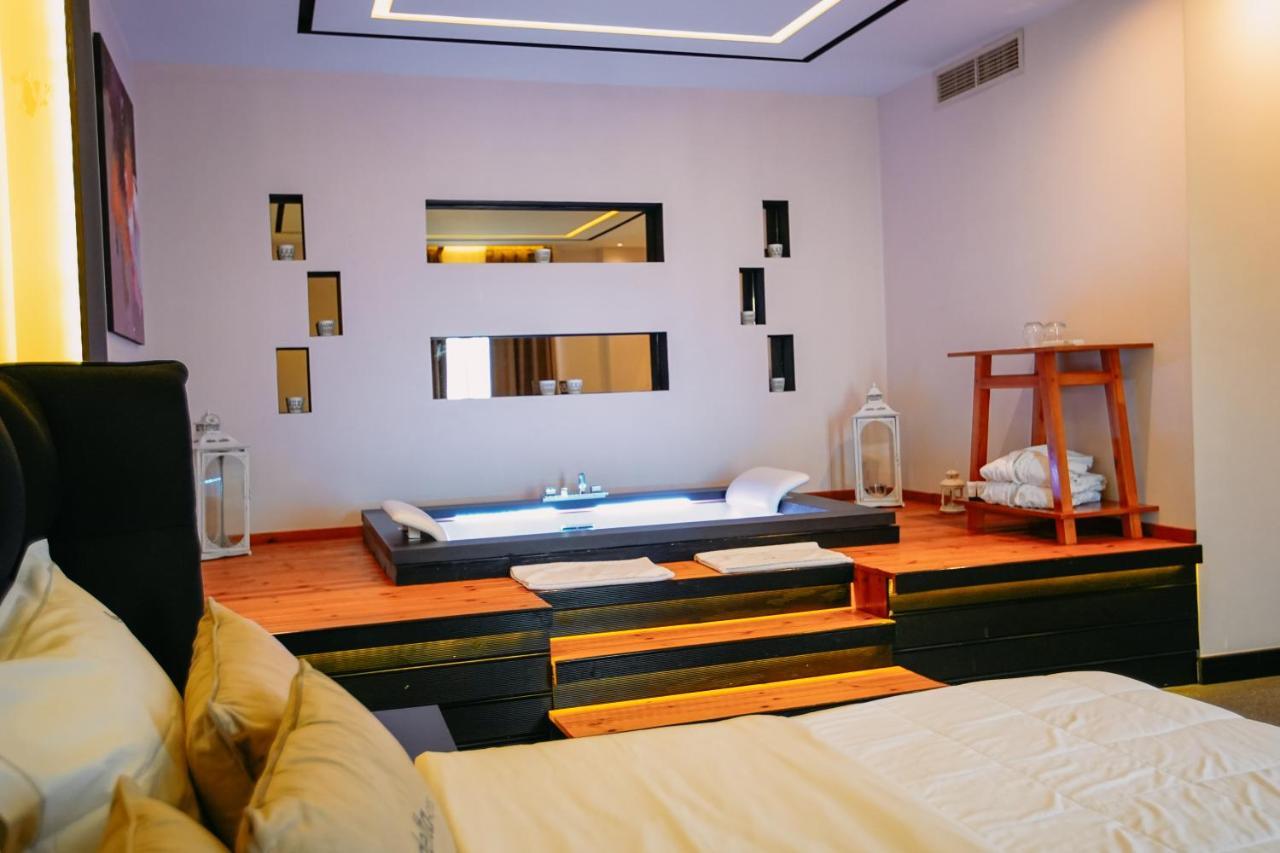 Hotel Delta Premium دراس المظهر الخارجي الصورة