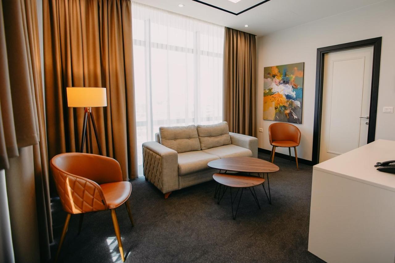 Hotel Delta Premium دراس المظهر الخارجي الصورة