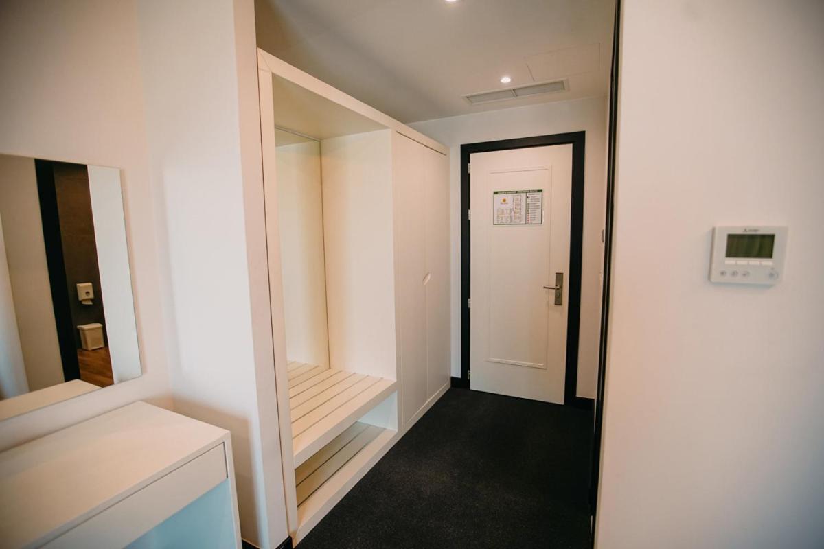 Hotel Delta Premium دراس المظهر الخارجي الصورة