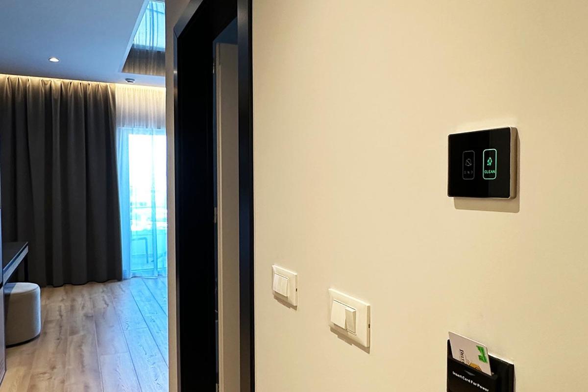 Hotel Delta Premium دراس المظهر الخارجي الصورة