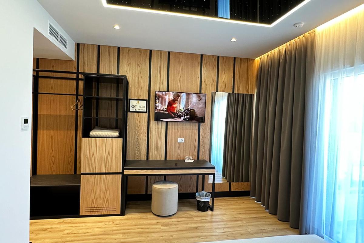 Hotel Delta Premium دراس المظهر الخارجي الصورة
