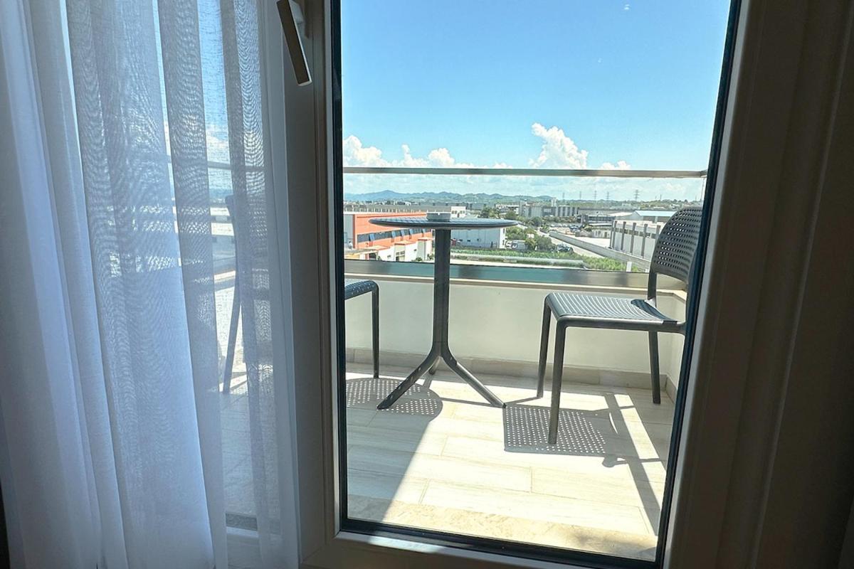 Hotel Delta Premium دراس المظهر الخارجي الصورة