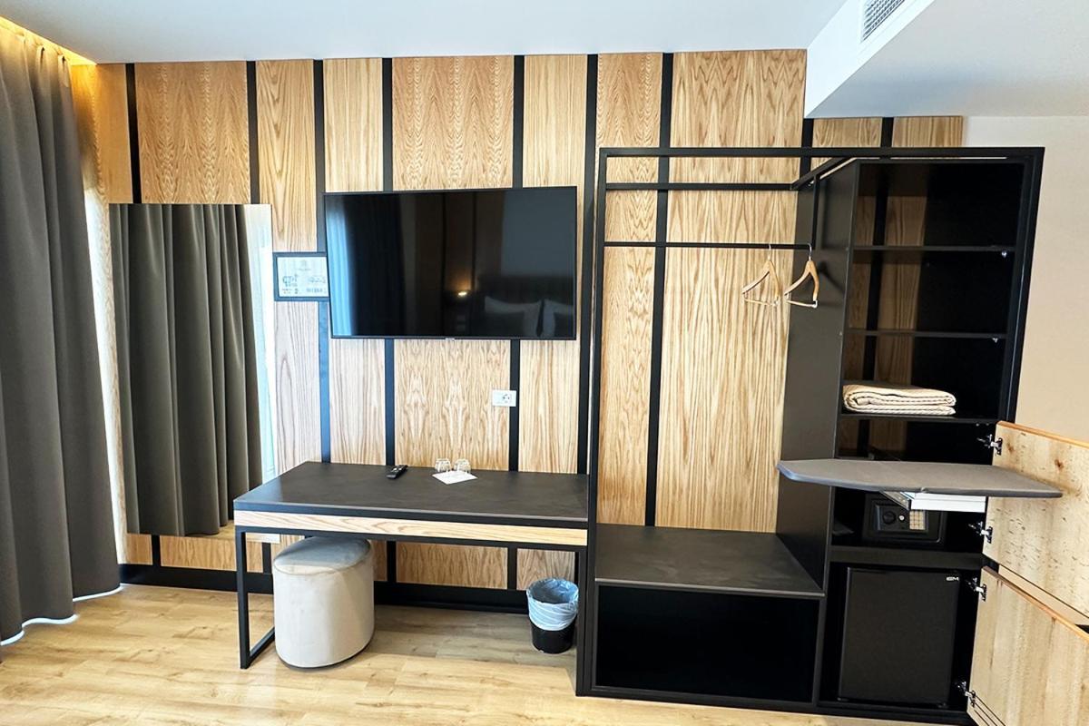 Hotel Delta Premium دراس المظهر الخارجي الصورة